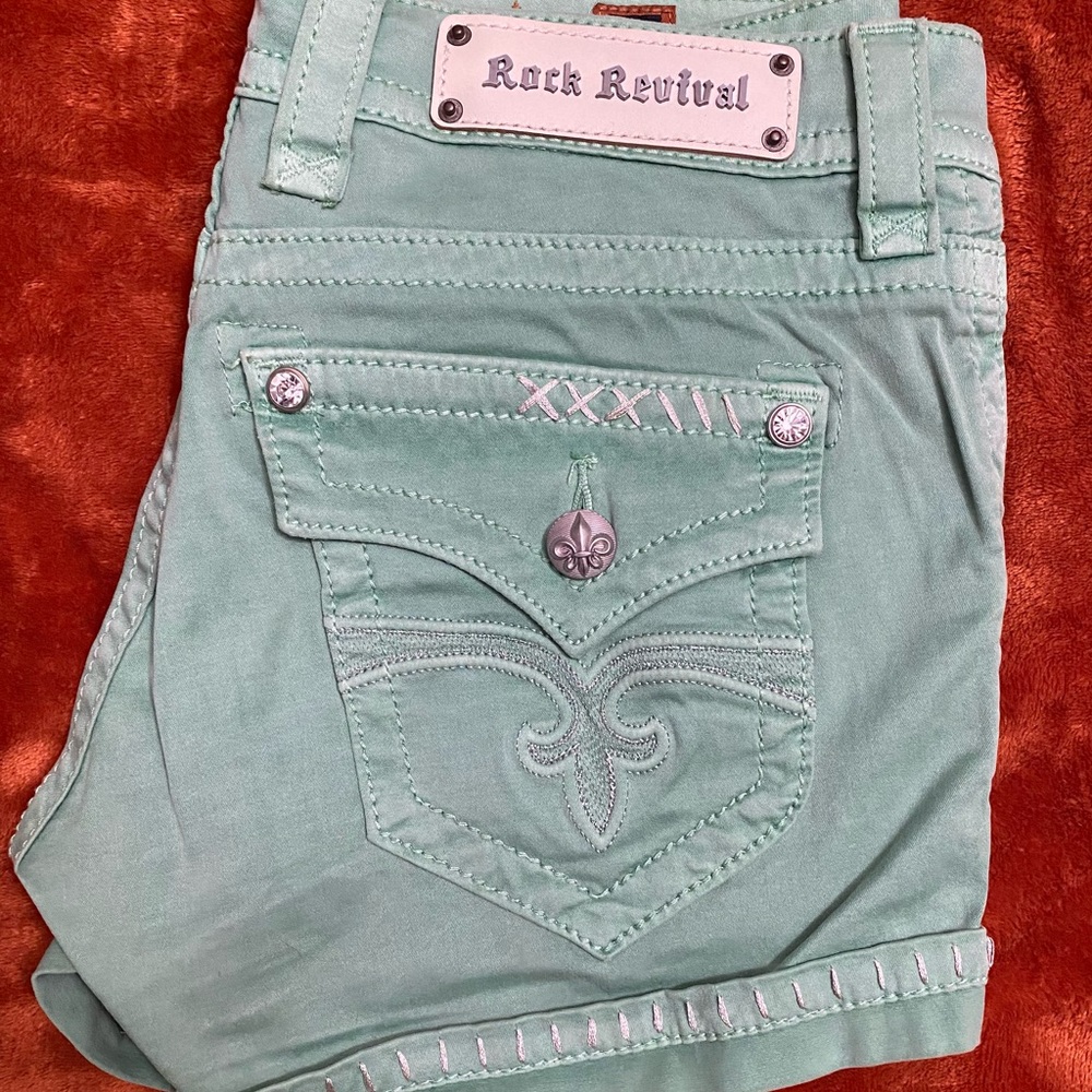 Shorts, size 28, rock revival